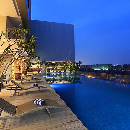 Swiss-Belinn Karawang Esterno foto