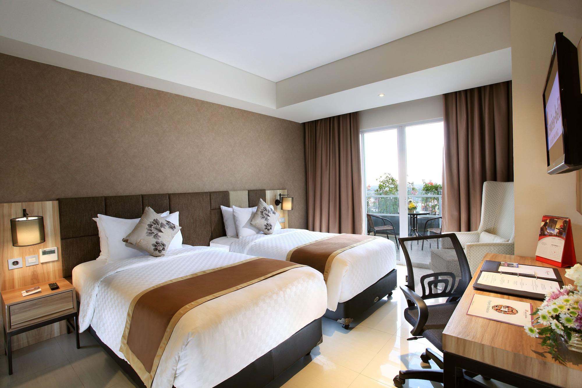 Swiss-Belinn Karawang Esterno foto