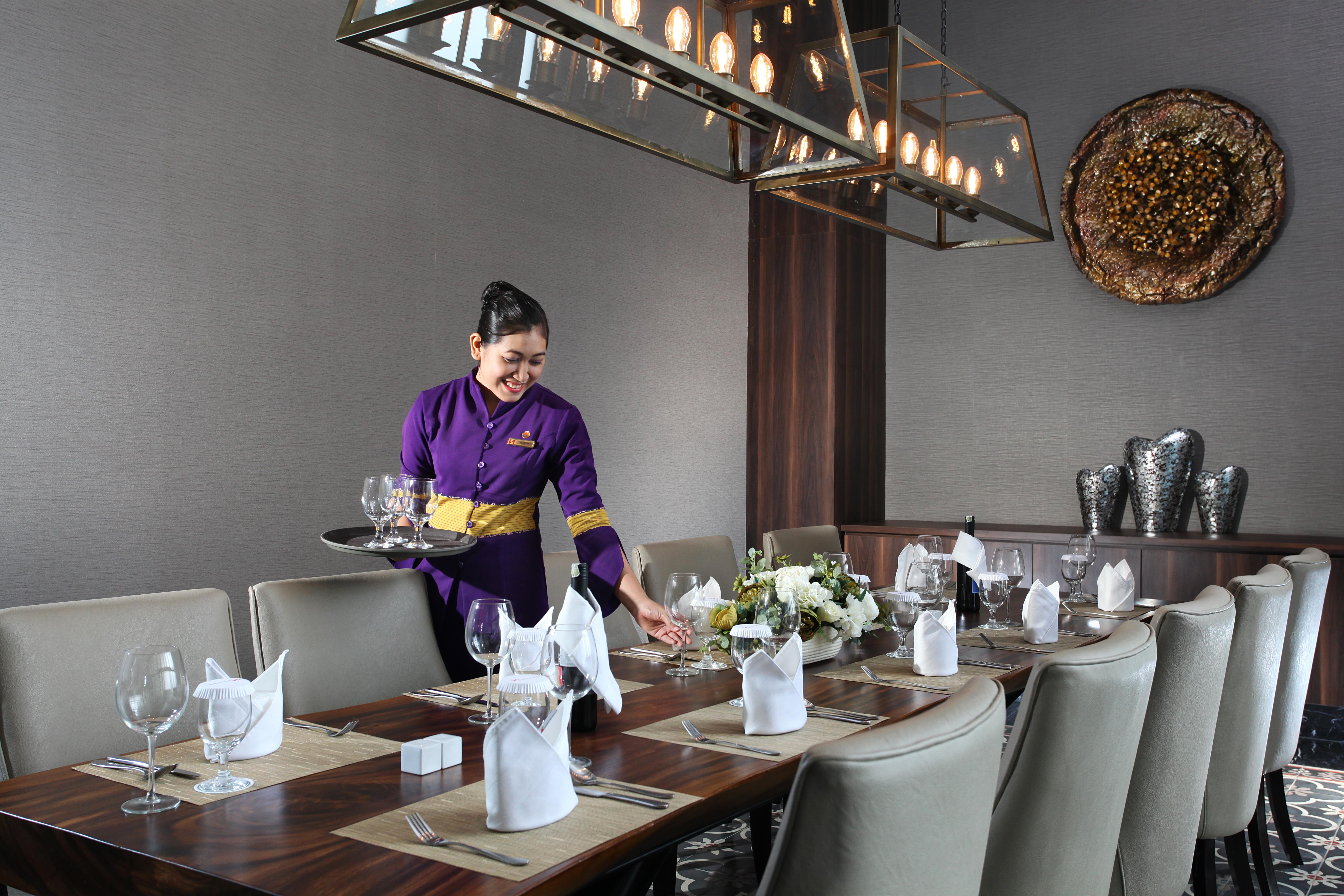 Swiss-Belinn Karawang Esterno foto