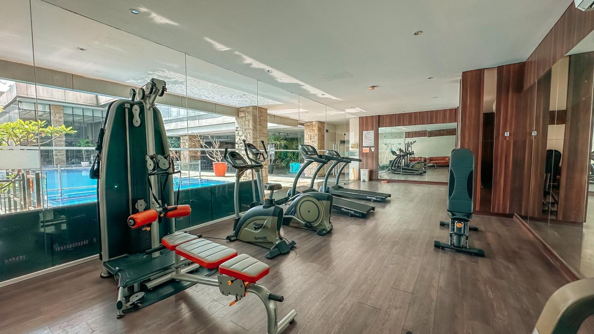 Swiss-Belinn Karawang Esterno foto