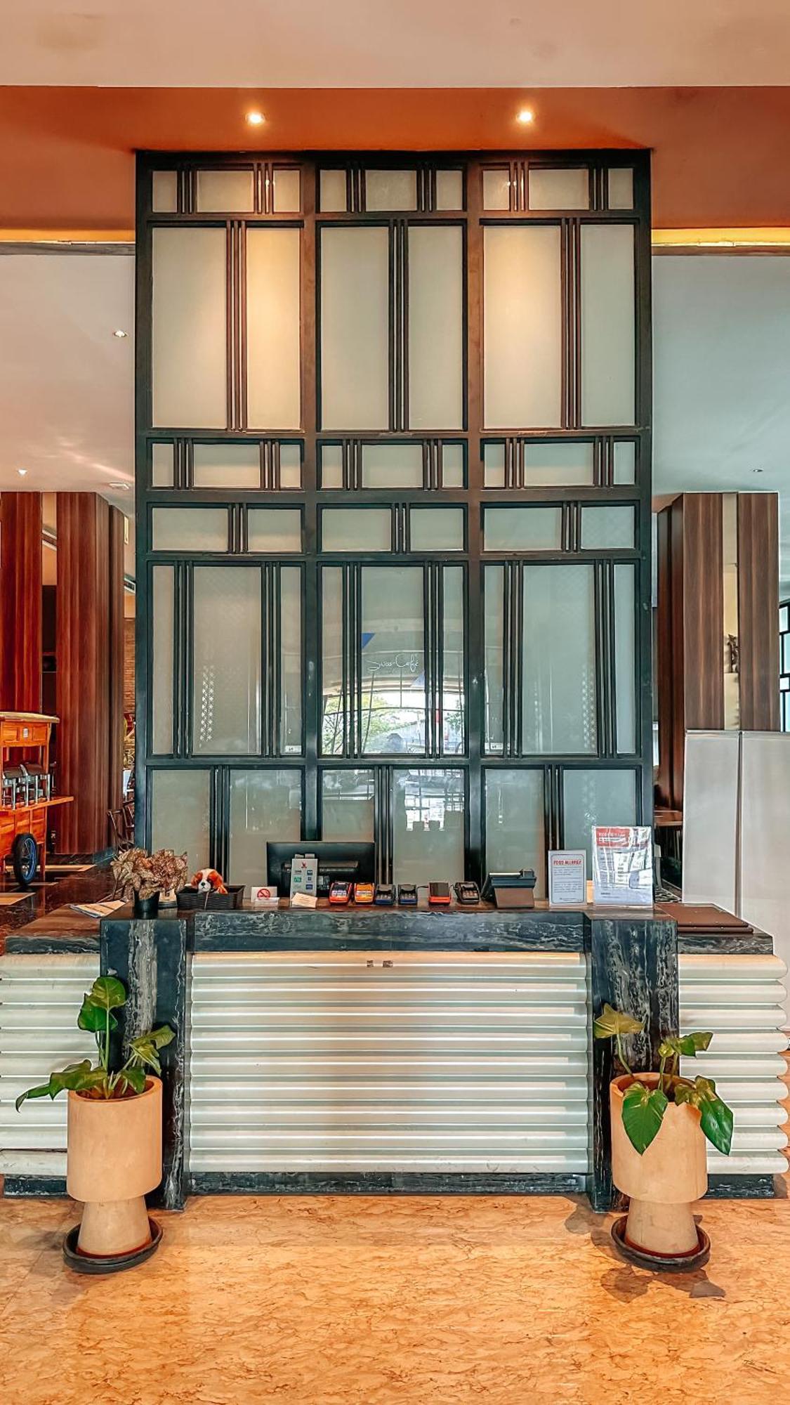Swiss-Belinn Karawang Esterno foto
