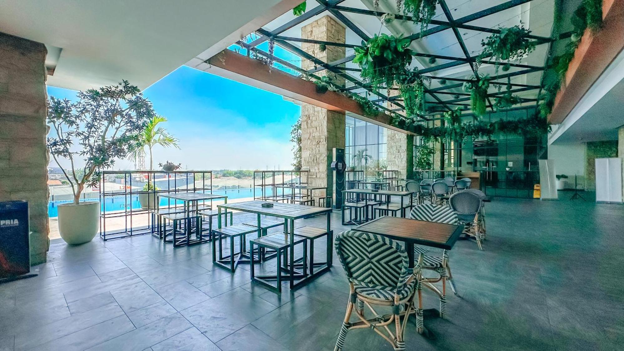 Swiss-Belinn Karawang Esterno foto
