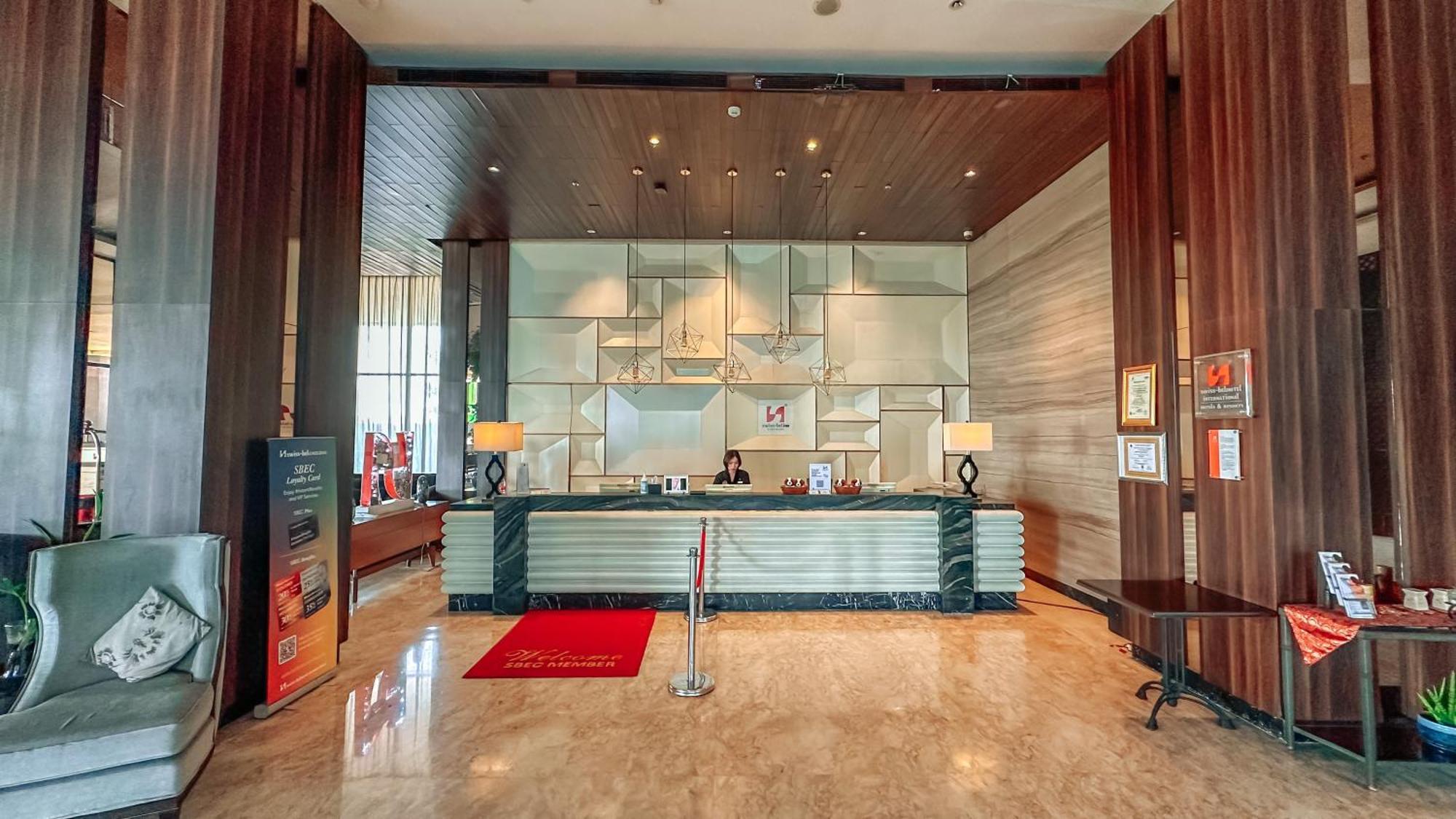 Swiss-Belinn Karawang Esterno foto