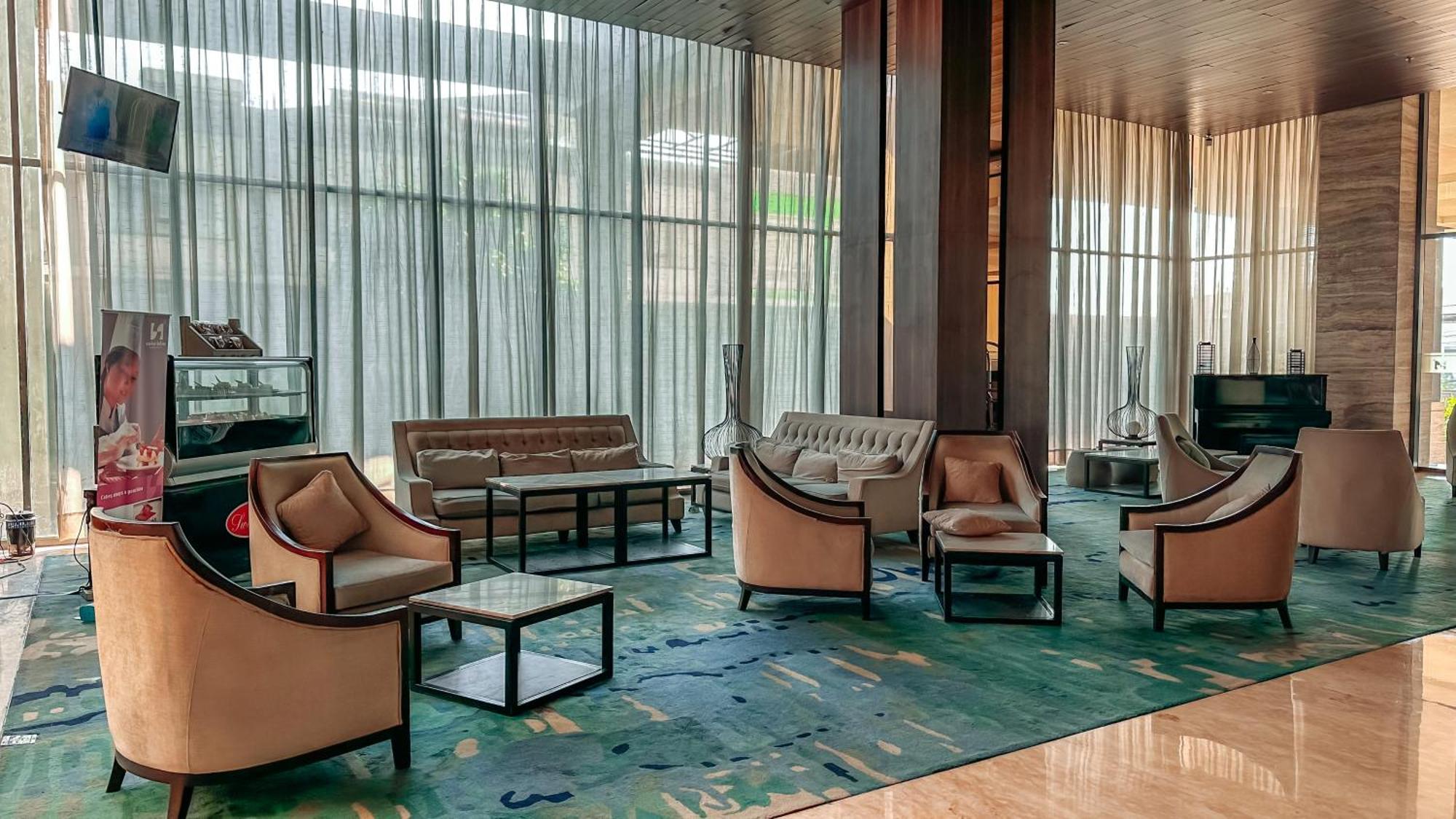 Swiss-Belinn Karawang Esterno foto