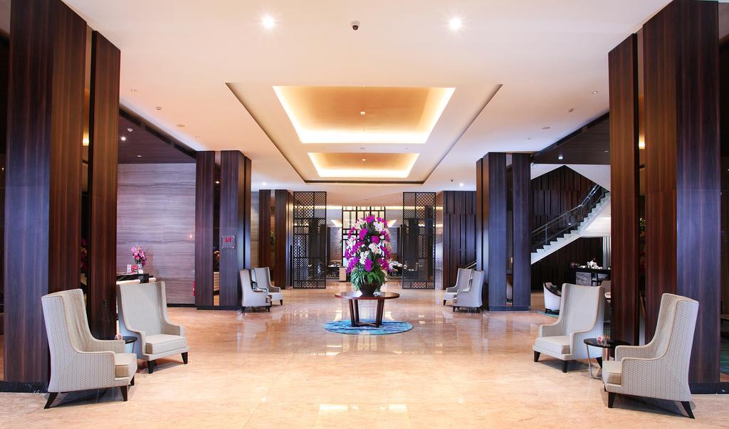Swiss-Belinn Karawang Esterno foto